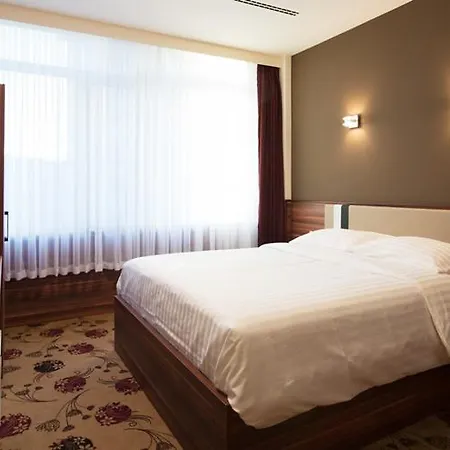 King's Court Hotel 3*