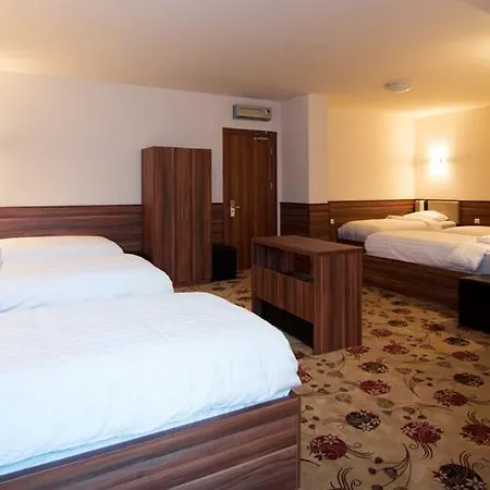 King's Court Hotel 3*